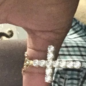 14kt gold chain with iced out 7kt diamond cross